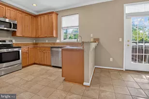 4129 Grover Glen Ct, Fairfax, VA 22030 - Photo 5
