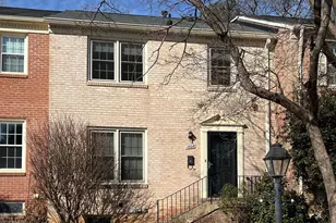 1808 Golf View Ct, Reston, VA 20190 - Photo 25