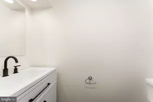 1808 Golf View Ct, Reston, VA 20190 - Photo 11