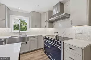 10834 Henderson Rd, Fairfax Station, VA 22039 - Photo 13