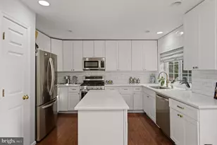 1122 Cypress Tree Pl, Herndon, VA 20170 - Photo 15