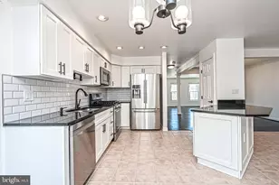 12700 Dogwood Hills Ln, Fairfax, VA 22033 - Photo 17