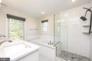 12700 Dogwood Hills Ln, Fairfax, VA 22033 - Photo 23
