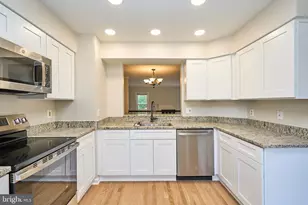 6319 Mary Todd Ct, Centreville, VA 20121 - Photo 5
