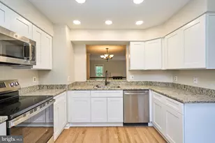 6319 Mary Todd Ct, Centreville, VA 20121 - Photo 5