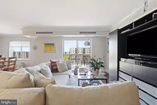 8360 Greensboro Dr, McLean, VA 22102 - Photo 7