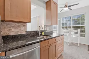 5947 Founders Hill Dr, Alexandria, VA 22310 - Photo 13