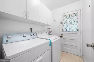 8114 Langbrook Rd, Springfield, VA 22152 - Photo 9