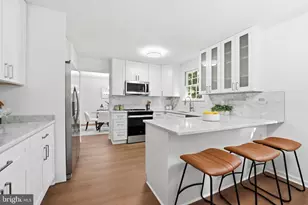 10196 Bessmer Ln, Fairfax, VA 22032 - Photo 17