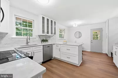 10196 Bessmer Lane, Fairfax, VA 22032 - Photo 11