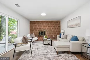 10196 Bessmer Ln, Fairfax, VA 22032 - Photo 5