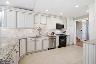 4229 Worcester Dr, Fairfax, VA 22032 - Photo 9