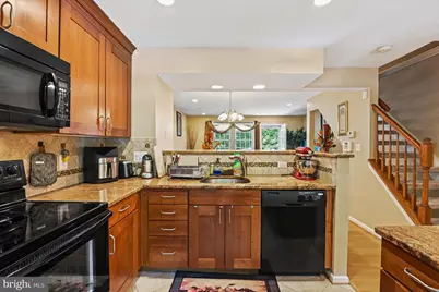 6586 Skylemar Trail, Centreville, VA 20121 - Photo 7