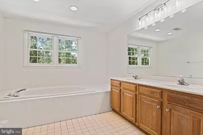 1944 Lord Fairfax Road, Vienna, VA 22182 - Photo 29