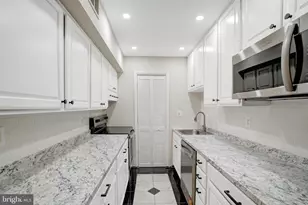 5901 Kingsford Rd, Springfield, VA 22152 - Photo 3