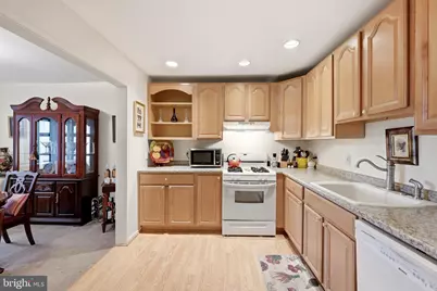 1643 Parkcrest Circle #301, Reston, VA 20190 - Photo 13