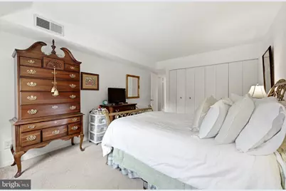 1643 Parkcrest Circle #301, Reston, VA 20190 - Photo 31