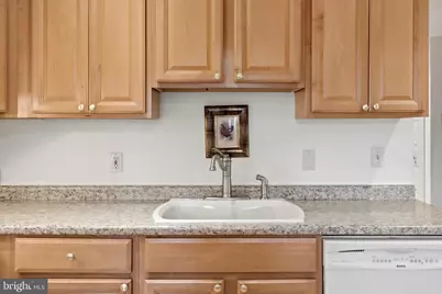 1643 Parkcrest Circle #301, Reston, VA 20190 - Photo 27