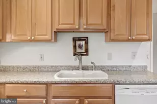 1643 Parkcrest Cir, Reston, VA 20190 - Photo 27