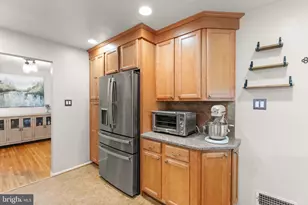 8632 Kerry Ln, Springfield, VA 22152 - Photo 19