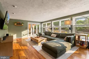 8632 Kerry Ln, Springfield, VA 22152 - Photo 11