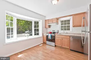 9599 Blake Park Ct, Fairfax, VA 22031 - Photo 9