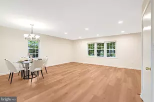 9599 Blake Park Ct, Fairfax, VA 22031 - Photo 7