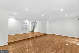 7877 Painted Daisy Dr, Springfield, VA 22152 - Photo 5