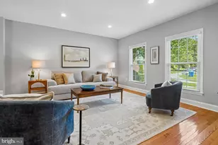2747 Carter Farm Ct, Alexandria, VA 22306 - Photo 7