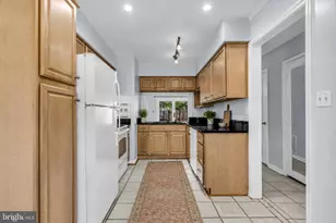 8105 Kingsway Ct, Springfield, VA 22152 - Photo 9