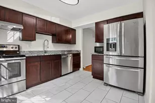 2155 Pond View Ct, Reston, VA 20191 - Photo 7