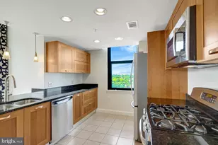 2451 Midtown Ave, Alexandria, VA 22303 - Photo 7