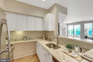 1625 International Dr, McLean, VA 22102 - Photo 9