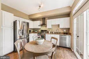 11405 Windleaf Ct, Reston, VA 20194 - Photo 17