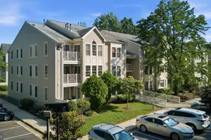 12237 Fairfield House Dr, Fairfax, VA 22033 - Photo 11