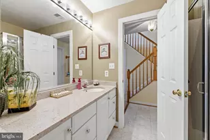 12237 Fairfield House Dr, Fairfax, VA 22033 - Photo 7