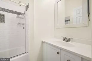 4267 Fox Lake Dr, Fairfax, VA 22033 - Photo 11