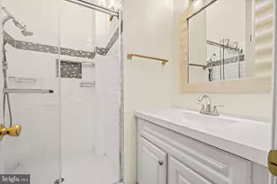 4267 Fox Lake Dr, Fairfax, VA 22033 - Photo 5
