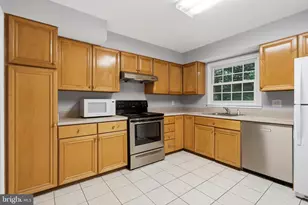 9120 Kristin Ln, Fairfax, VA 22032 - Photo 35