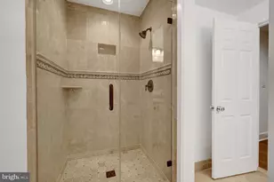 9982 Blackberry Ln, Great Falls, VA 22066 - Photo 21