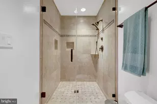 9982 Blackberry Ln, Great Falls, VA 22066 - Photo 29