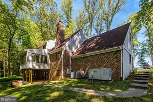 9982 Blackberry Ln, Great Falls, VA 22066 - Photo 47