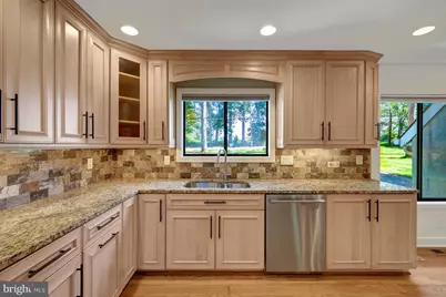 9982 Blackberry Lane, Great Falls, VA 22066 - Photo 11