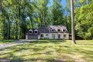 9982 Blackberry Ln, Great Falls, VA 22066 - Photo 1