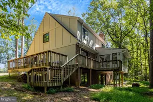 9982 Blackberry Ln, Great Falls, VA 22066 - Photo 45