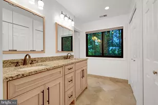 9982 Blackberry Ln, Great Falls, VA 22066 - Photo 29