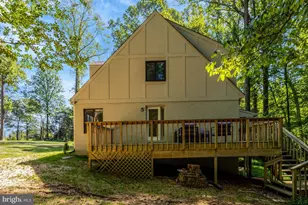 9982 Blackberry Ln, Great Falls, VA 22066 - Photo 47