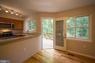 5714 Evergreen Knoll Ct, Alexandria, VA 22303 - Photo 11