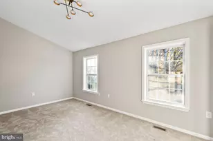 5719 Mason Bluff Dr, Burke, VA 22015 - Photo 19
