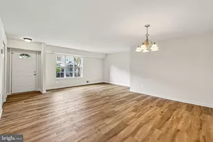 13726 Autumn Vale Ct, Chantilly, VA 20151 - Photo 3